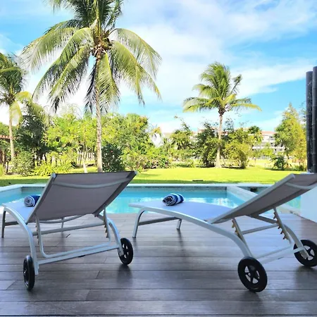 Mareazul Luxury Swim-Up Apartment And Private Beach Club